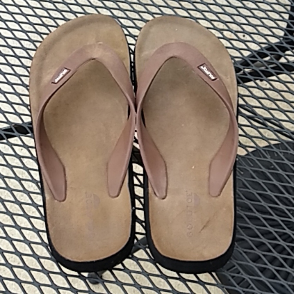 Gold toe men's tan flip flops NWOT‎